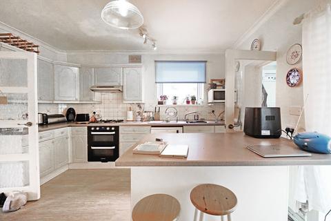 4 Bentley Farm Close, Bentley Heath, Solihull, B93 8AT