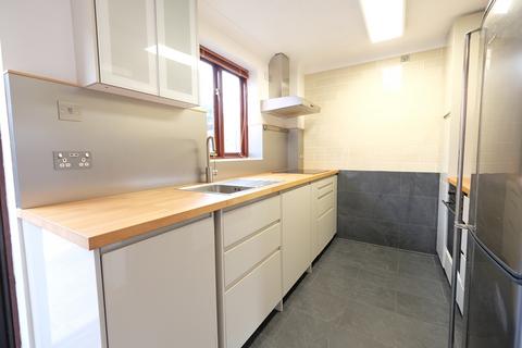 2 bedroom end of terrace house for sale, Surrey Close, Totton SO40