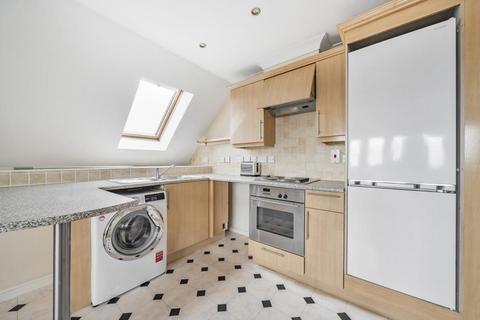 1 bedroom flat for sale, Woking,  Surrey,  GU21