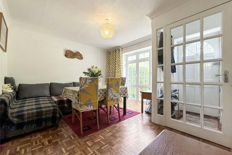 3 bedroom terraced house for sale, Kenilworth Gardens, London, SE18