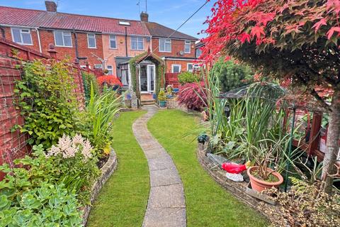 2 bedroom terraced house for sale, Applecroft Road, Luton