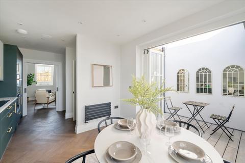 3 bedroom flat for sale, St. Charles Square, London, W10