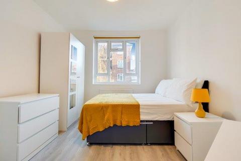 1 bedroom flat to rent, Fulham Palace Road, London SW6