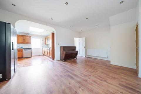 4 bedroom end of terrace house for sale, Gunnersbury Avenue, Acton, W3