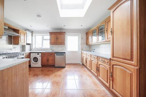 4 bedroom end of terrace house for sale, Gunnersbury Avenue, Acton, W3