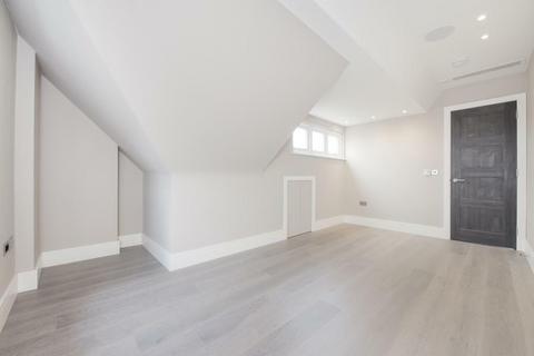 4 bedroom flat to rent, Fitzjohns Avenue, Hampstead, London