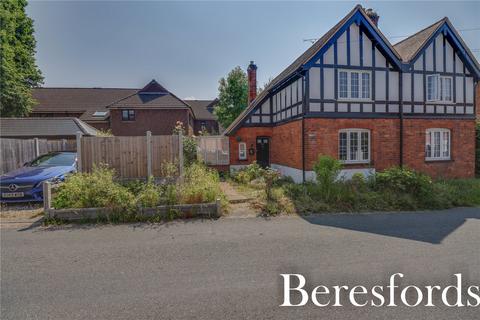 2 bedroom semi-detached house for sale, Priests Lane, Shenfield, CM15