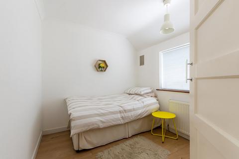 63 Rosebery Avenue, Sidcup, DA15 8HZ