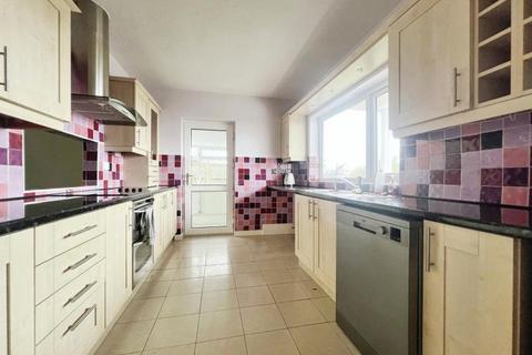 4 bedroom detached house to rent, Frobisher Avenue, Bristol BS20