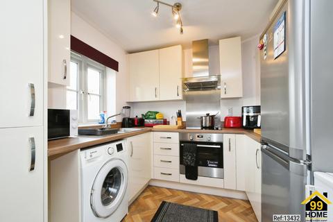 2 bedroom flat for sale, woolsack close, Tetbury, Glos, GL8