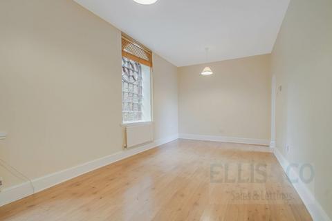 2 bedroom apartment to rent, Chevy Road, Southall, UB2