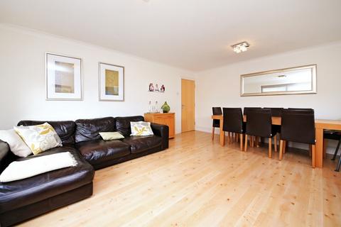 2 bedroom apartment to rent, Canterbury Court, Woodlands, Golders Green, NW11