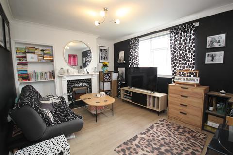 2 bedroom flat for sale, Cherry tree Walk, Stretford, M32 9AT