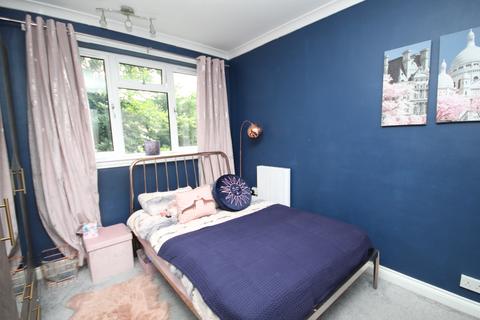 2 bedroom flat for sale, Cherry tree Walk, Stretford, M32 9AT