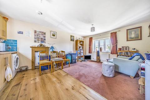 2 bedroom semi-detached house for sale, Banbury,  Oxfordshire,  OX16