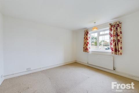 2 bedroom maisonette for sale, Elmcroft Drive, Ashford, Surrey, TW15