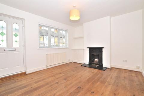 2 bedroom terraced house to rent, Forest Road, Loughton, IG10