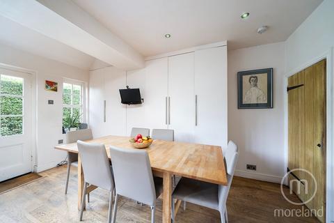 2 bedroom terraced house for sale, Corringway, London NW11