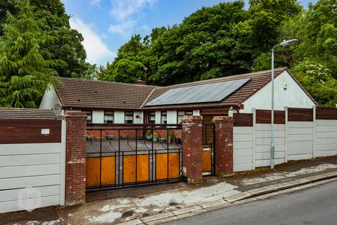 3 bedroom bungalow for sale, Winster Drive, Bolton, Greater Manchester, BL2 5HJ