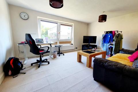 2 bedroom flat to rent, Tedder Close, Uxbridge, UB10