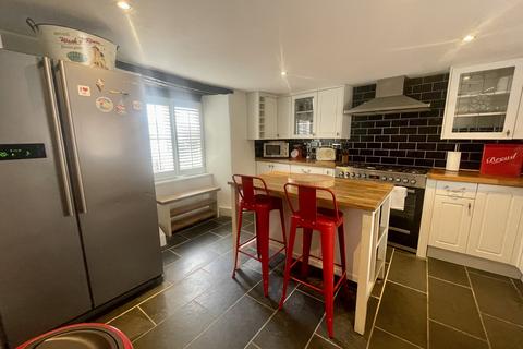 4 bedroom cottage to rent, Middle Market Street, East Looe PL13