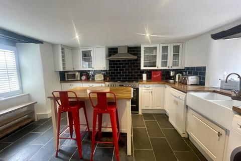 4 bedroom cottage to rent, Middle Market Street, East Looe PL13