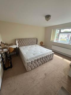 4 bedroom semi-detached house to rent, Wilbraham Road, Manchester