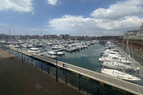 2 bedroom flat to rent, Midway Quay, Sovereign Harbour