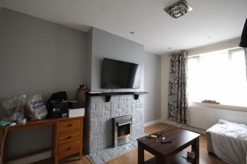 2 bedroom maisonette to rent, Windsor Close, Northwood, Middlesex HA6