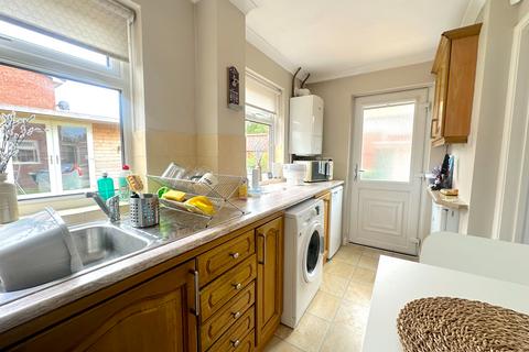 2 bedroom semi-detached house for sale, Abbeyfield Road, Wolverhampton WV10