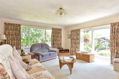 3 bedroom detached bungalow for sale, Petersfield Drive, Meopham, Kent