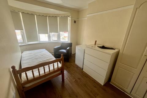 6 bedroom house to rent, Dudley Gardens, Harrow HA2