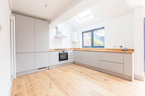 2 bedroom flat to rent, Bicknell Road, Camberwell, London, SE5