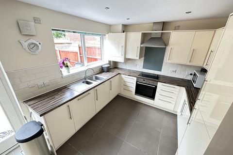 4 bedroom terraced house to rent, Turing Close,  Manchester, M11