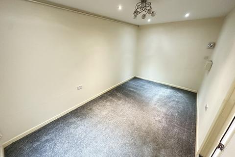 4 bedroom terraced house to rent, Turing Close,  Manchester, M11