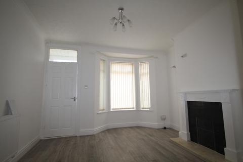 2 bedroom terraced house to rent, Huntingdon St, Hull, HU4