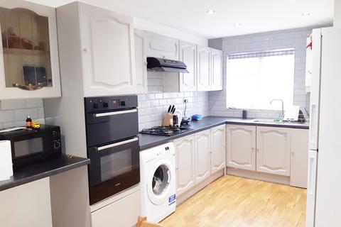 3 bedroom end of terrace house to rent, Chobham Road, London E15