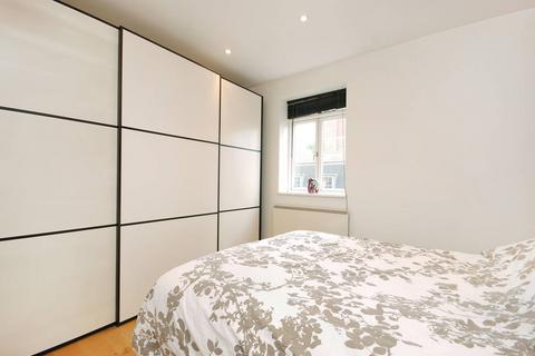 2 bedroom flat to rent, Rosebery Court, Clerkenwell, London, EC1R