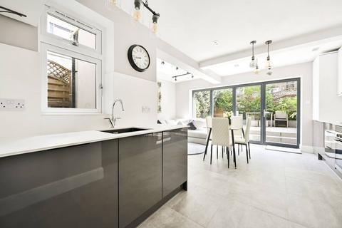 2 bedroom flat for sale, Fulham Palace Road, Bishop's Park, London, SW6