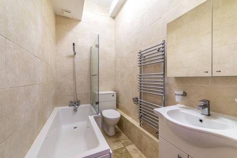 3 bedroom flat to rent, Frognal, Hampstead, London, NW3