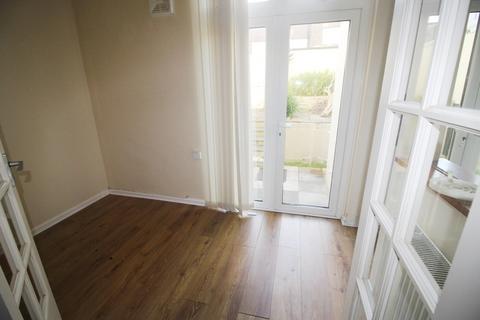 1 bedroom flat to rent, Hyde Gardens, Eastbourne BN21