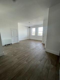 2 bedroom flat to rent, Christchurch Road, Pokesdown