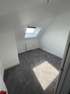 2 bedroom flat to rent, Christchurch Road, Pokesdown