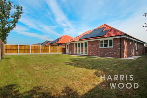 3 bedroom bungalow for sale, Weavers Close, Brightlingsea, Colchester, CO7