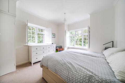 2 bedroom flat for sale, Lower Hale, Farnham, GU9