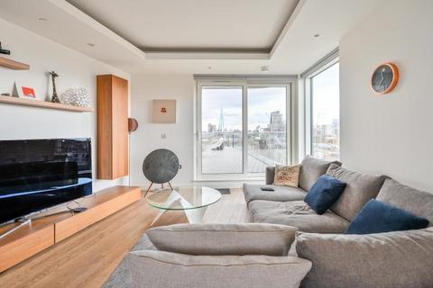 3 bedroom flat for sale, 901 Park Vista Tower, 5 Cobblestone Square, London, E1W 3BA
