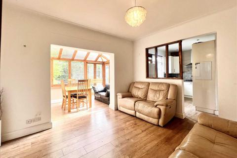 3 bedroom bungalow for sale, Leigh on Sea SS9