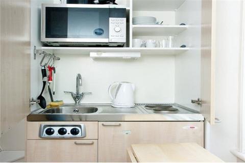 Studio to rent, 43 Clanricarde Gardens, London W2