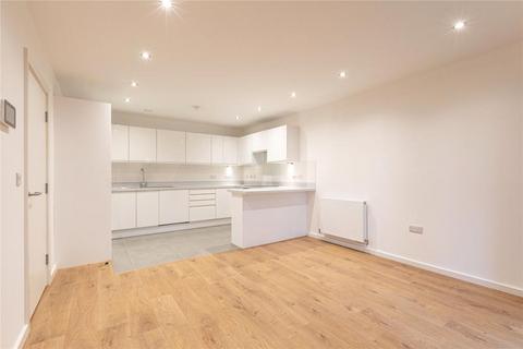 2 bedroom flat to rent, Garfield Road, Addlestone KT15