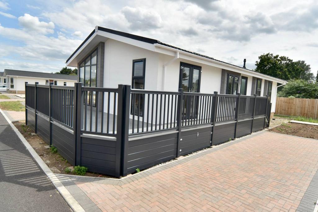 Ryther road, Ulleskelf Tadcaster 2 bed park home for sale £200,000